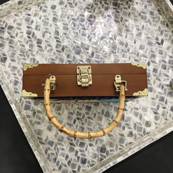 Wooden cigar box style purse. - Picture 4 of 8